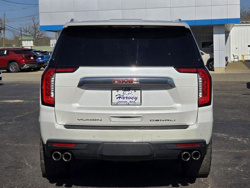 Used 2021 GMC Yukon XL Denali w/ Denali Premium Package AWD/4WD image 7