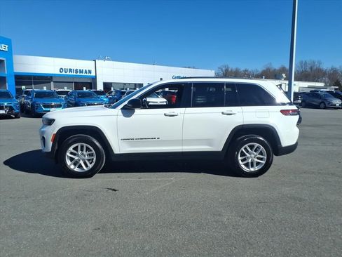 Used 2023 Jeep Grand Cherokee Laredo X image 6