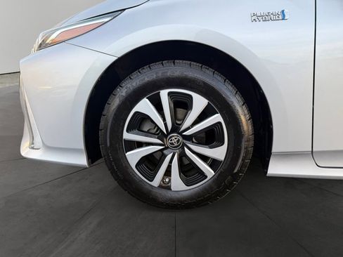 Used 2018 Toyota Prius Prime Plus image 9
