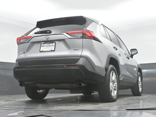 Used 2021 Toyota RAV4 XLE w/ Convenience Package FWD image 48