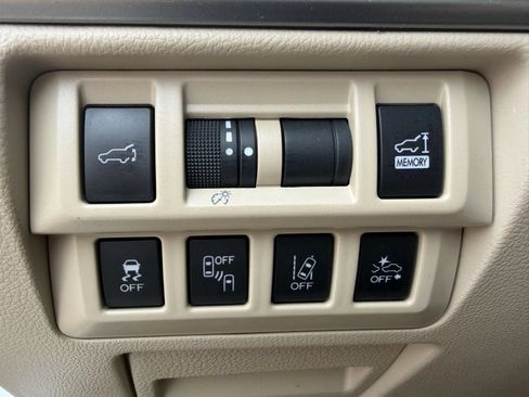 Used 2019 Subaru Outback 2.5i Limited AWD/4WD image 23