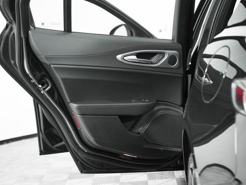 New 2025 Alfa Romeo Giulia Veloce w/ Veloce Package Rwd image 25