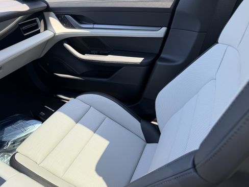 New 2026 Porsche Taycan RWD image 19