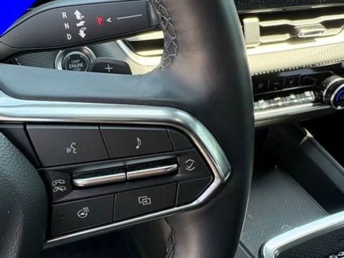 Used 2025 Chevrolet Equinox LT w/ Convenience Package II FWD image 16