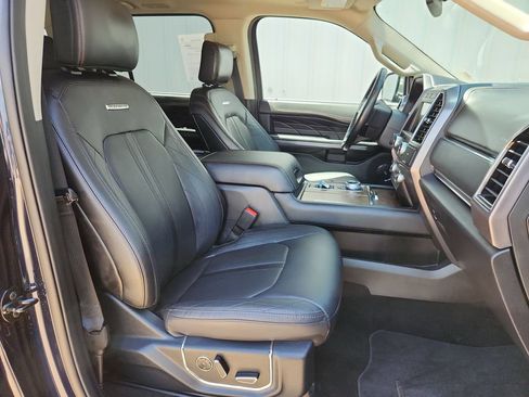 Used 2021 Ford Expedition Platinum RWD image 18