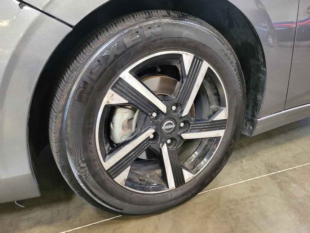 Used 2025 Nissan Sentra SV FWD image 31