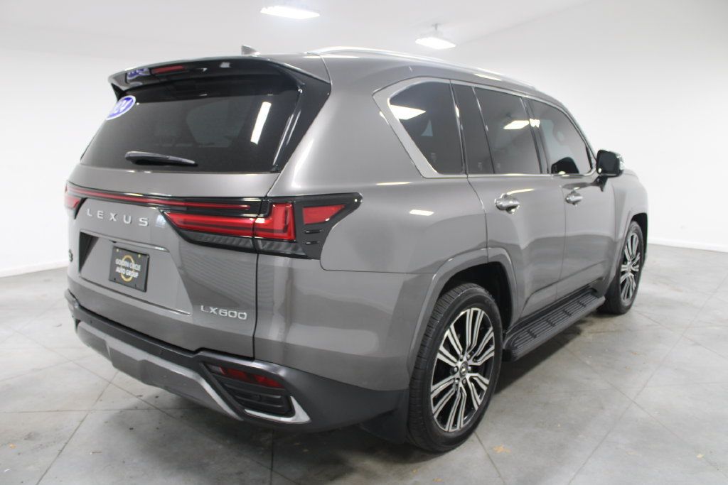 Used 2024 Lexus LX 600 4WD w/ Luxury Package image 9