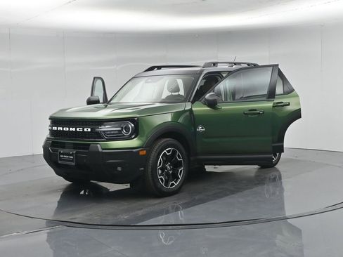 Used 2025 Ford Bronco Sport Outer Banks w/ Outer Banks Tech Package+ AWD/4WD image 34