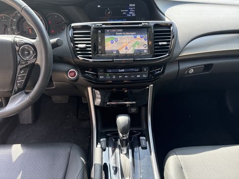 Used 2017 Honda Accord Touring image 30