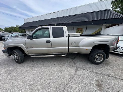 Used 2001 Chevrolet Silverado 3500 LS AWD/4WD image 4