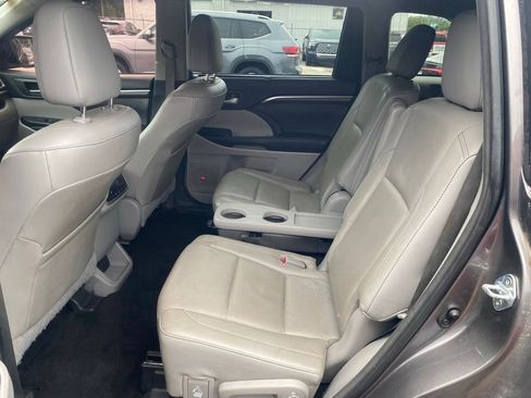 Used 2015 Toyota Highlander Limited AWD/4WD image 8