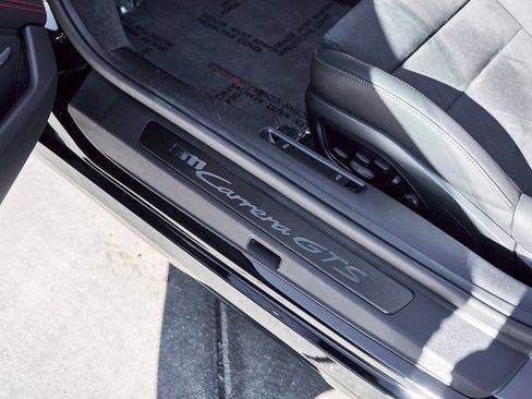 Used 2026 Porsche 911 Carrera GTS w/ Premium Package image 32