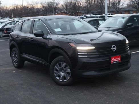 New 2026 Nissan Kicks S image 2