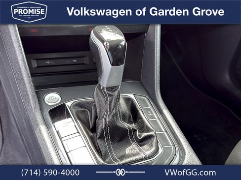 Used 2023 Volkswagen Tiguan SE w/ Panoramic Sunroof Package FWD image 23