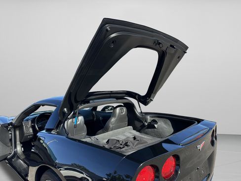 Used 2006 Chevrolet Corvette Coupe w/ Preferred Equipment Group image 11