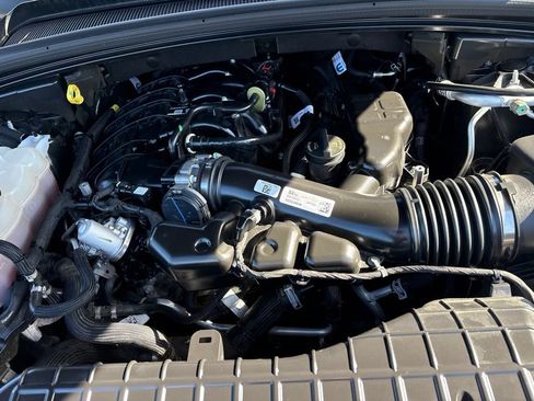 Used 2023 Jeep Grand Cherokee Limited w/ Luxury Tech Group II AWD/4WD image 11