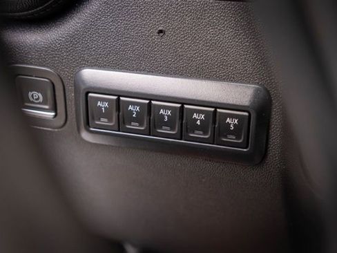 Used 2020 Chevrolet Silverado 3500 LT AWD/4WD image 25
