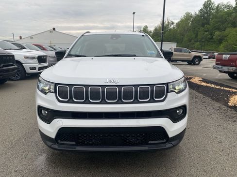 Used 2022 Jeep Compass Latitude AWD/4WD image 6