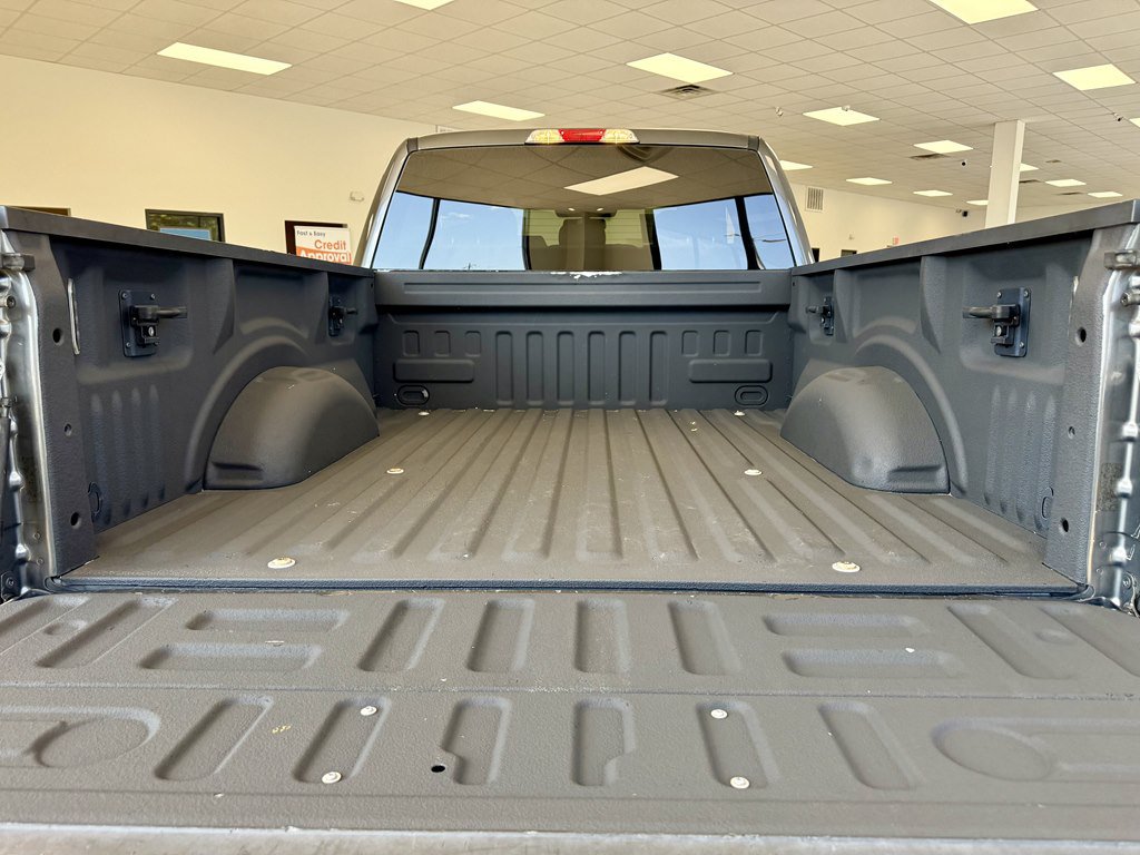 Used 2017 Ford F150 XLT w/ Equipment Group 302A Luxury AWD/4WD image 9