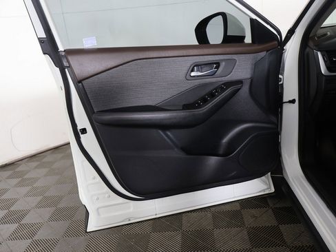 Used 2023 Nissan Rogue SV image 19