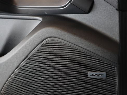 Used 2025 Porsche Cayenne Coupe image 22