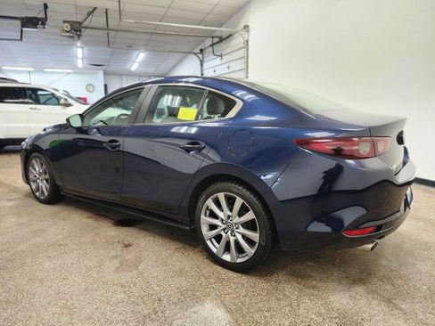 Used 2021 MAZDA MAZDA3 s image 3