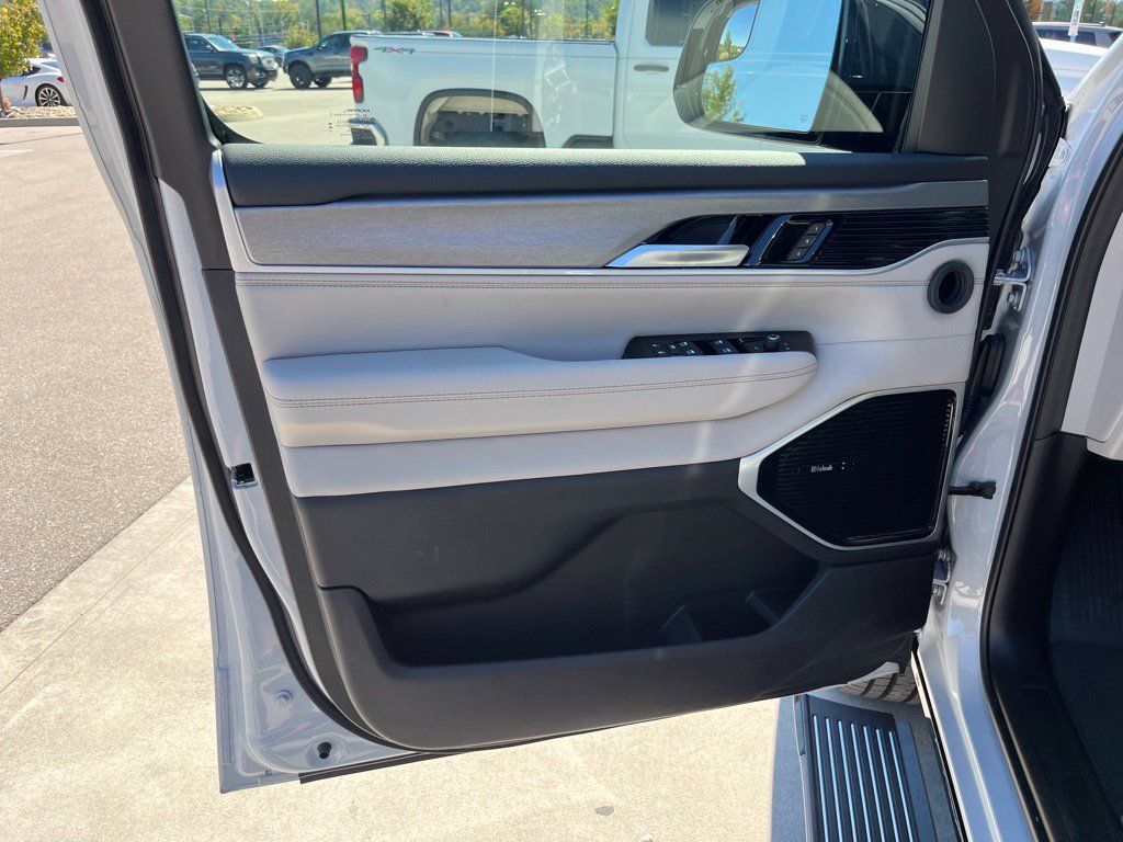 New 2027 Jeep Grand Wagoneer Limited AWD/4WD image 5