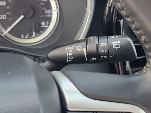 Used 2023 Toyota Highlander XLE FWD image 24