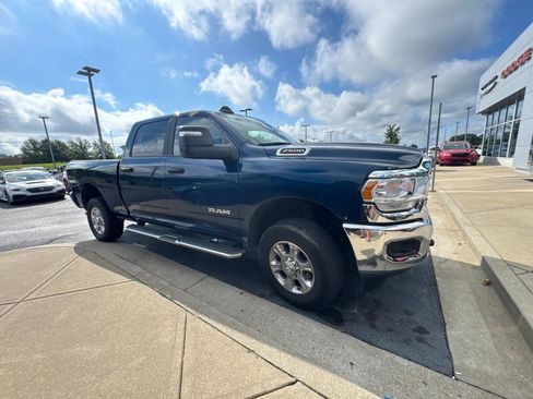 Used 2024 RAM 2500 Big Horn AWD/4WD image 3