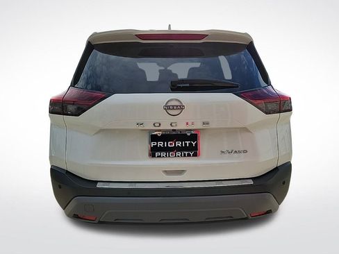 Certified 2022 Nissan Rogue SV image 4