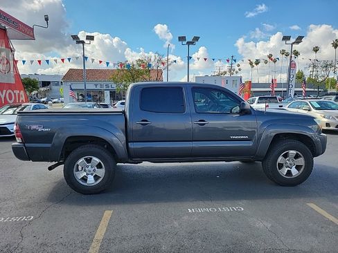 Used 2009 Toyota Tacoma PreRunner image 8