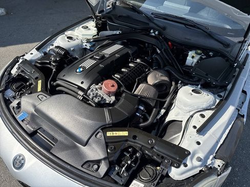 Used 2009 BMW Z4 sDrive35i RWD image 12
