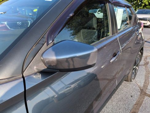 Used 2018 Nissan Kicks SV FWD image 10