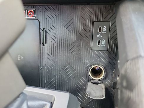 Used 2024 Toyota Tacoma SR5 w/ SR5 Upgrade Package AWD/4WD image 37