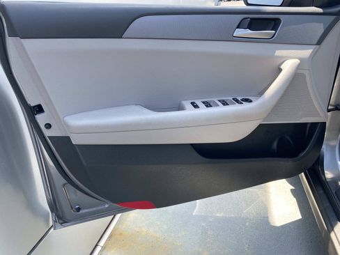 Used 2018 Hyundai Sonata SE FWD image 15