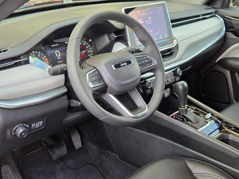 Used 2025 Jeep Compass Limited AWD/4WD image 10