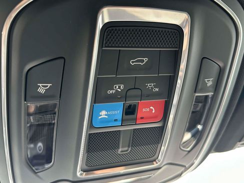 Used 2025 Jeep Grand Cherokee Laredo w/ Luxury Tech Group I AWD/4WD image 30
