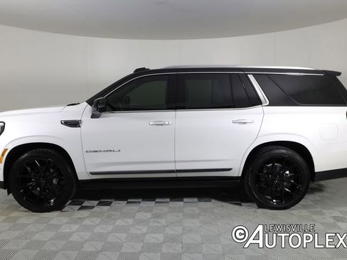 Used 2025 GMC Yukon Denali Ultimate AWD/4WD image 8