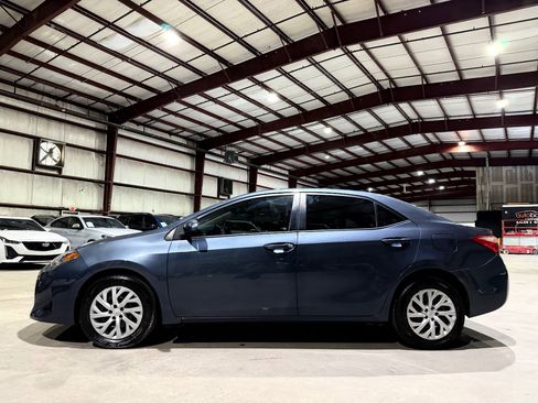 Used 2017 Toyota Corolla LE FWD image 8