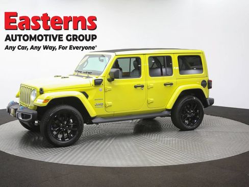 Used 2022 Jeep Wrangler Unlimited Sahara w/ Cold Weather Group AWD/4WD image 58