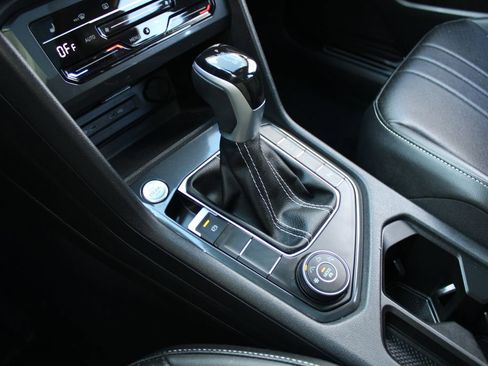 Certified 2024 Volkswagen Tiguan SE R-Line w/ MDO Package, Two-Row image 18