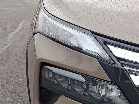 Used 2024 Nissan Rogue SV w/ SV Premium Package image 27