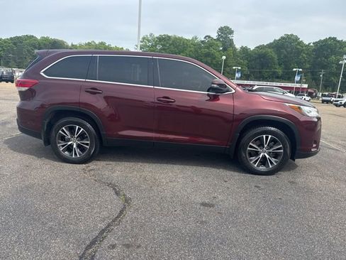Used 2019 Toyota Highlander Plus image 8