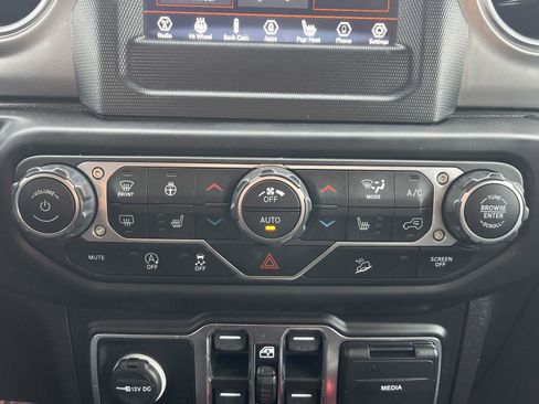 Used 2020 Jeep Wrangler Unlimited Sahara w/ Dual Top Group image 18