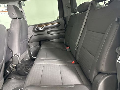 Used 2023 GMC Sierra 1500 SLE image 22
