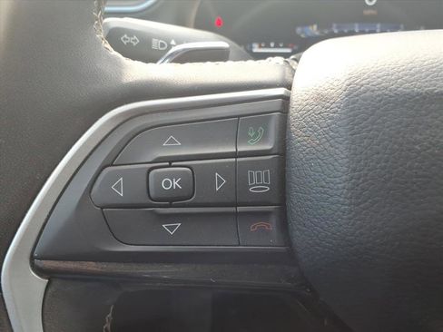 Used 2023 Jeep Grand Cherokee L Laredo image 27