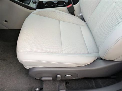 New 2026 Hyundai Kona SEL Premium image 4