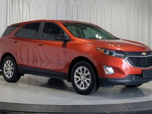 Used 2020 Chevrolet Equinox LS FWD image 3