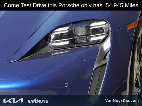 Used 2021 Porsche Taycan image 7