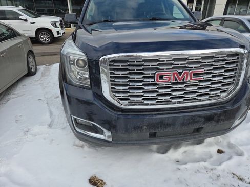 Used 2018 GMC Yukon Denali w/ Denali Ultimate Package image 2